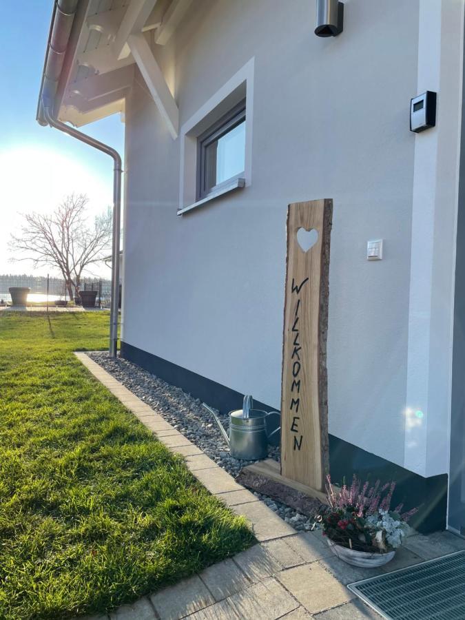 5 Sterne-Ferienhaus Eisvogel Am See Mit Sauna Und Kamin Krakow am See Ngoại thất bức ảnh