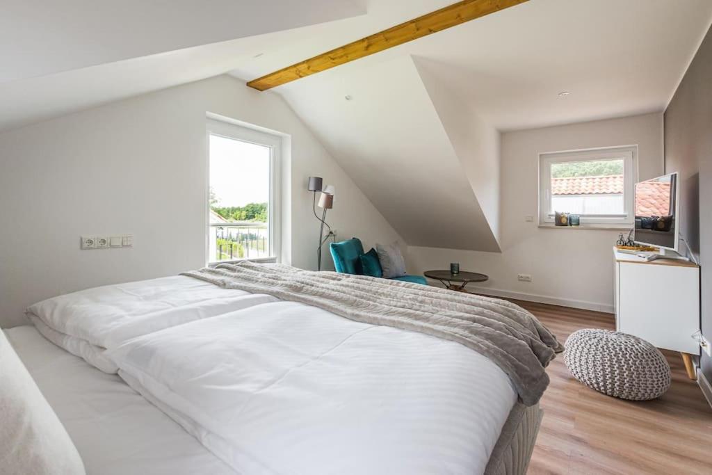 5 Sterne-Ferienhaus Eisvogel Am See Mit Sauna Und Kamin Krakow am See Ngoại thất bức ảnh