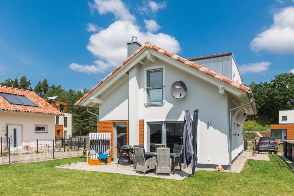 5 Sterne-Ferienhaus Eisvogel Am See Mit Sauna Und Kamin Krakow am See Ngoại thất bức ảnh