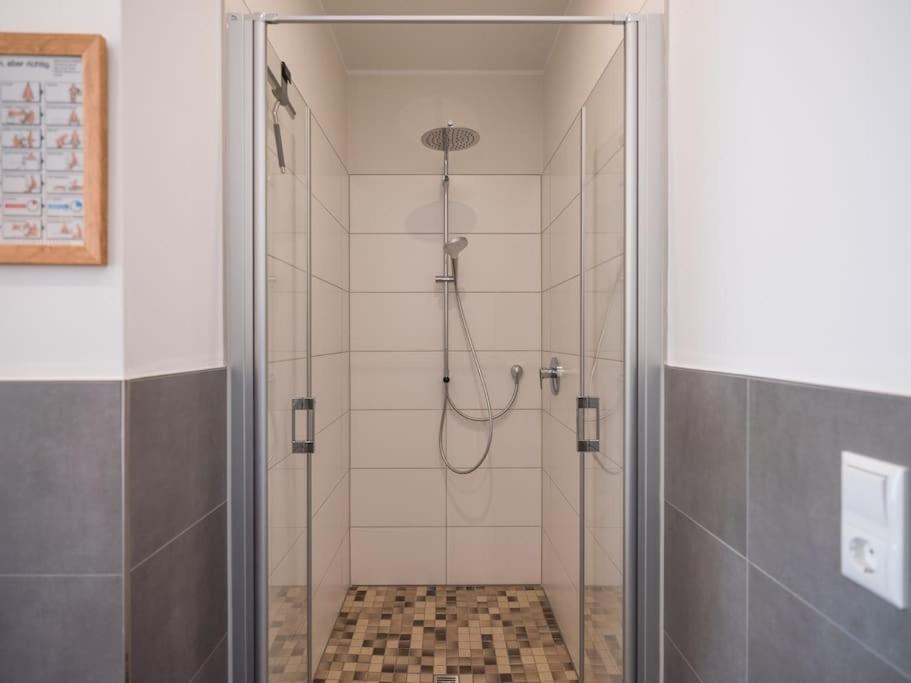 5 Sterne-Ferienhaus Eisvogel Am See Mit Sauna Und Kamin Krakow am See Ngoại thất bức ảnh
