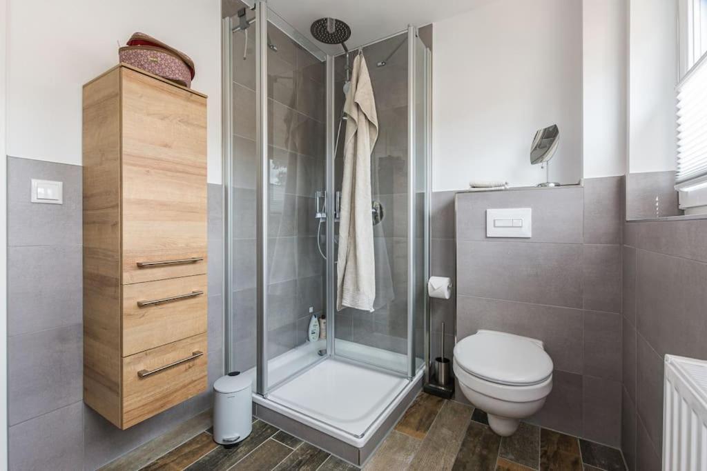5 Sterne-Ferienhaus Eisvogel Am See Mit Sauna Und Kamin Krakow am See Ngoại thất bức ảnh