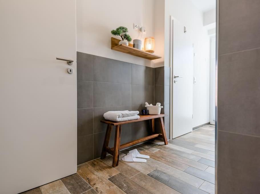 5 Sterne-Ferienhaus Eisvogel Am See Mit Sauna Und Kamin Krakow am See Ngoại thất bức ảnh