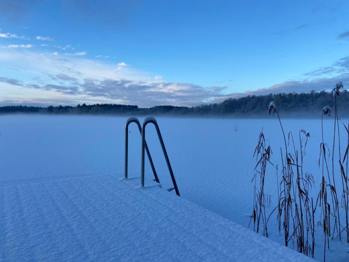 5 Sterne-Ferienhaus Eisvogel Am See Mit Sauna Und Kamin Krakow am See Ngoại thất bức ảnh