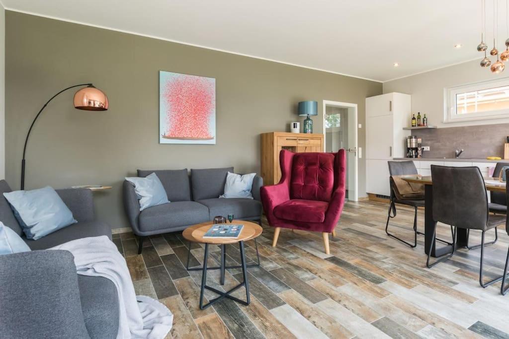 5 Sterne-Ferienhaus Eisvogel Am See Mit Sauna Und Kamin Krakow am See Ngoại thất bức ảnh
